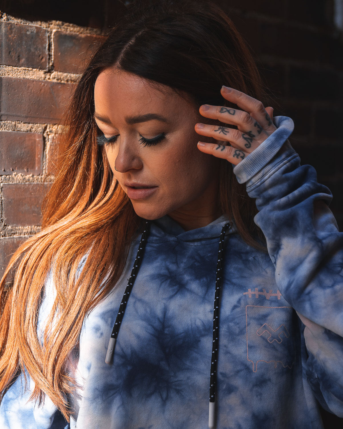 【NONCODE】(Unisex) Diana Embroidered Hoodie NONCODE(ノンコード) - (男女兼用)ディアンナ刺繍フーディ